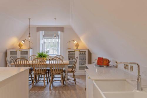 Four-Bedroom Penthouse Apartment