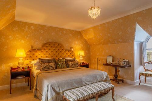 West Wing Suite