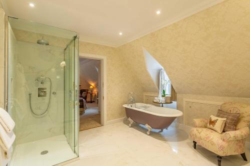 West Wing Suite