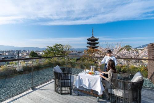 Panoramic Terrace with Free Lounge Access