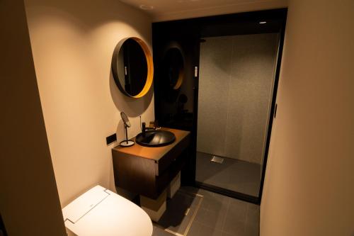 TATEWAKU: "Machiya" Two-Story Suite with Separate Bathhouse and Courtyard, 90sqm, Non-Smoking