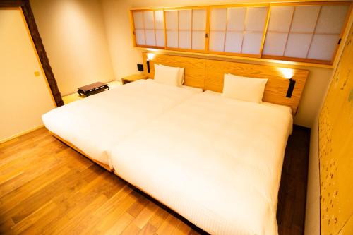 HIGAKI: “Machiya” Two-Story Suite with Separate Tatami Room and Courtyard, 98sqm, Non-Smoking