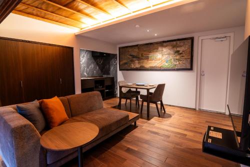 YABANE: Traditional “Machiya” Two-Story Suite with Courtyard, Connecting Room,74sqm, Non-Smoking