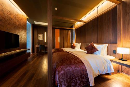 Superior Room with Tatami Area and Hot Spring Bath, Personal Butler Service and Room Aesthetic - Hanezu -