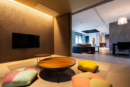 Superior Room with Tatami Area and Hot Spring Bath, Personal Butler Service and Room Aesthetic - Hanezu -
