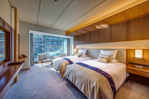Superior South Twin Room