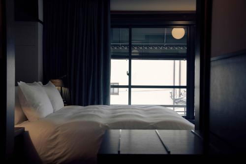 Deluxe King Room with Lounge Access - Former Nintendo Headquarter