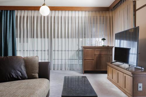 Deluxe King Room with Lounge Access - Former Nintendo Headquarter
