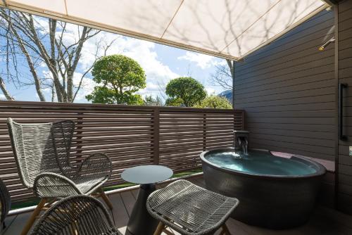 Deluxe Twin Room with private hot spring