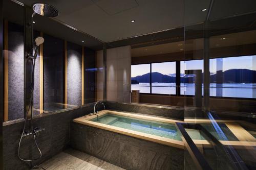 King Suite with Ocean View