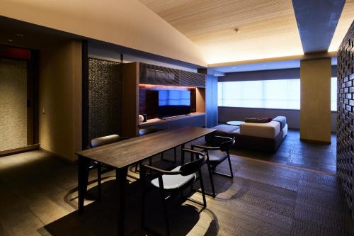 Queen Suite