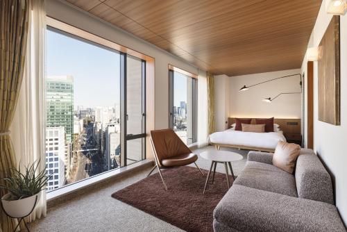 Superior Queen Room with City View