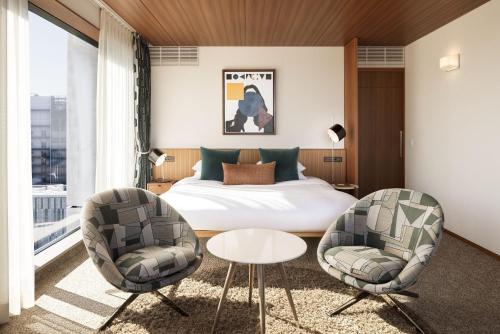Deluxe King Room with City View