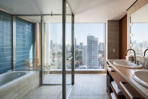 King Suite with City View
