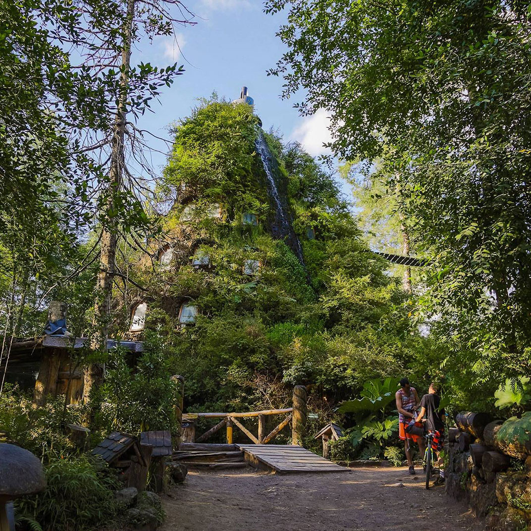 Huilo Huilo Montaña Mágica Lodge