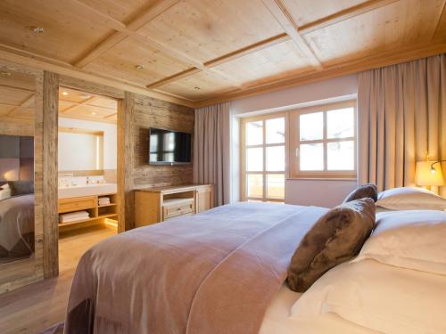 Superior Suite with Sauna
