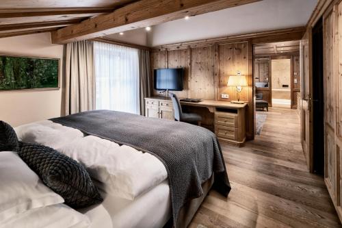 Suite with Sauna
