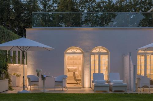 Deluxe Suite with Spa Bath