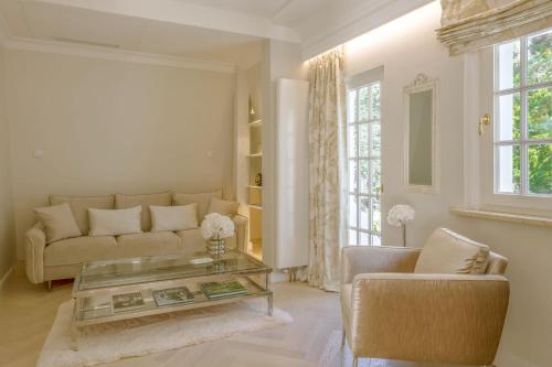 Suite with Lake View