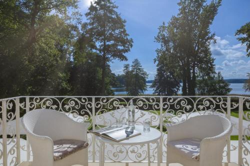 Suite with Lake View