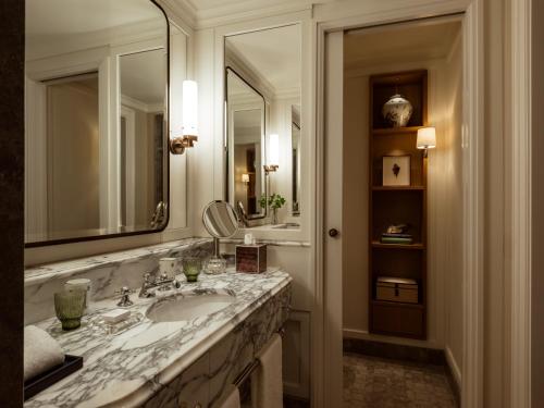Deluxe Junior Suite Lakeview