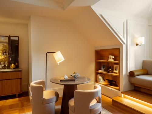 Premier Lakeview Suite