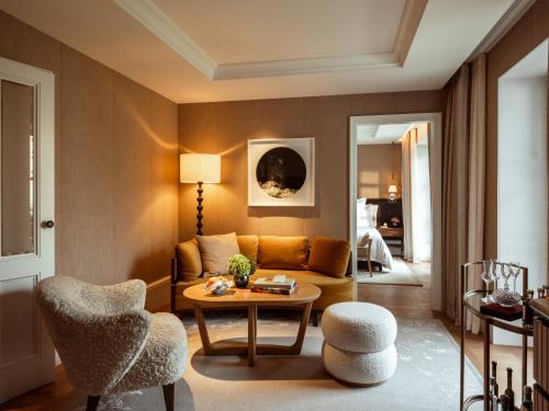 Two-Bedroom Lakeview Suite