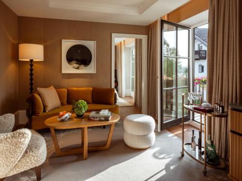 Two-Bedroom Lakeview Suite