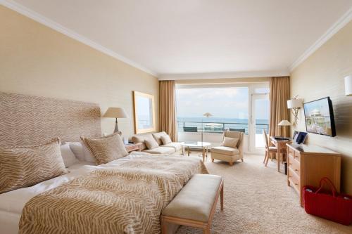 Suite (Sea and Land View)