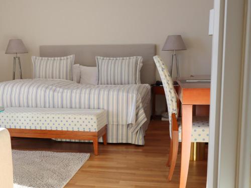 Double Room with lateral Sea View - Top Floor (No Pets Allowed)