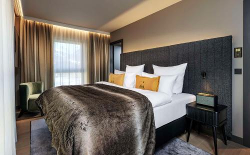 King One Bedroom Suite with Alpine View