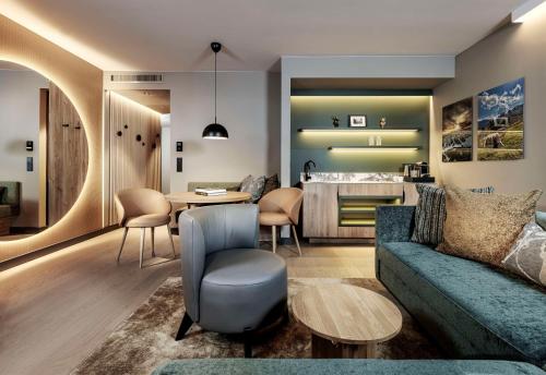 King One Bedroom Suite with Alpine View