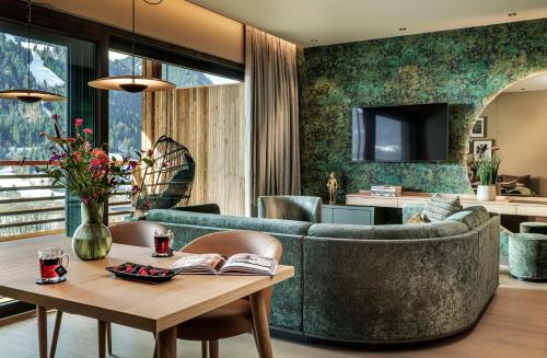Suite with Mountain View