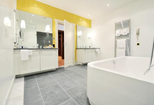 Luxury two bed room Master Suite