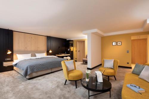 Modern Junior Suite