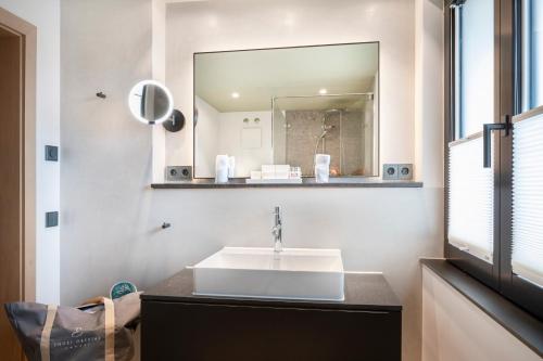 Modern Junior Suite