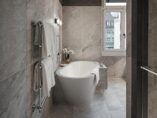 Corner Suite with Balcony