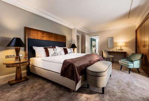 Deluxe Suite
