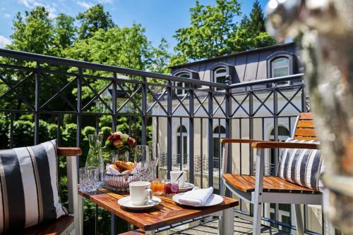 Suite with Garden View