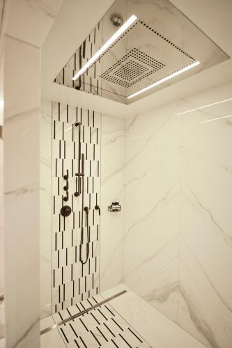 Riverside Signature Suite