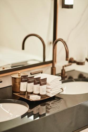 Riverside Signature Suite