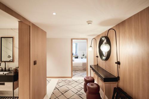 Riverside Signature Suite