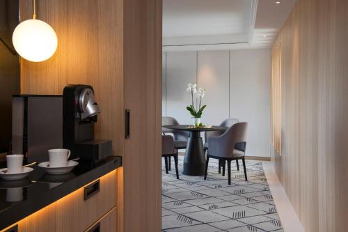 Riverside Signature Suite