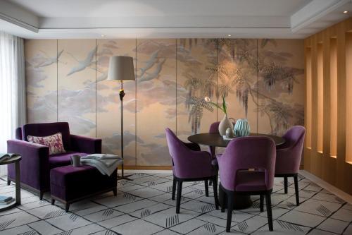 Riverside Signature Suite