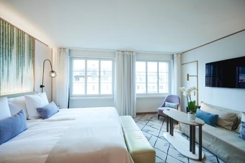 Old Town View Family Room