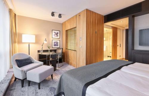 Superior King Room 