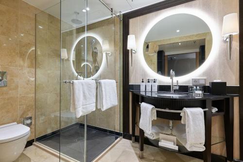 Deluxe King Suite