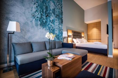 Business Suite with Balcony