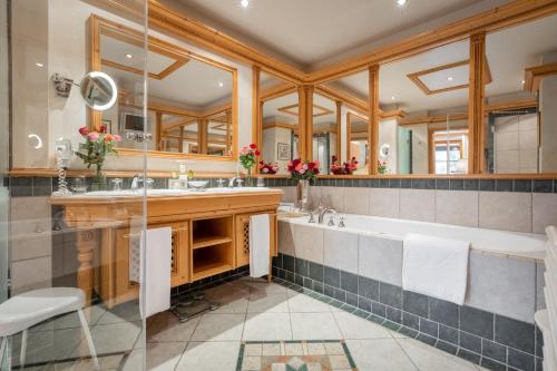 Studio Living Deluxe