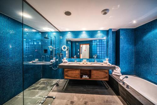 Luxury Family Suite
